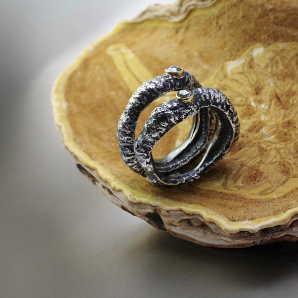 Acorn Top Ring with 5mm Diamond