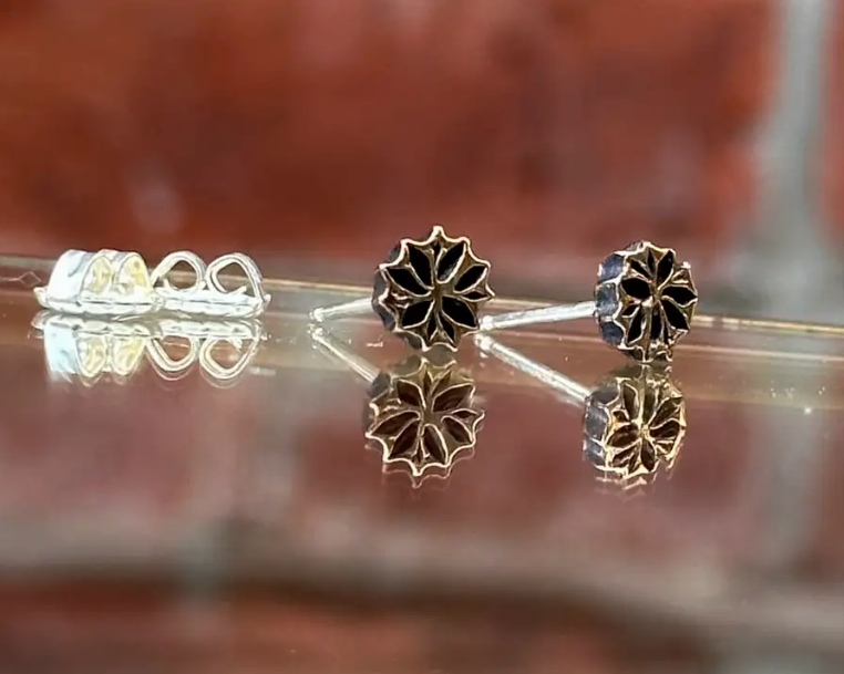 Warm Umbrella Pod Flower Studs