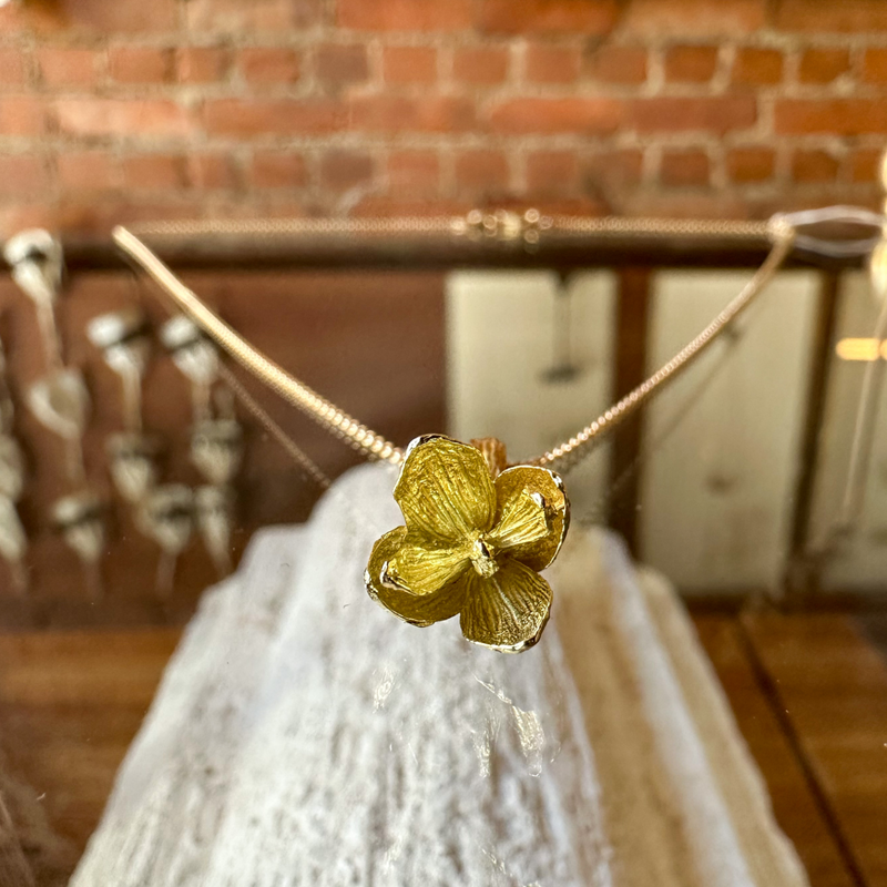 Cedar Flower Single Gold Pendant