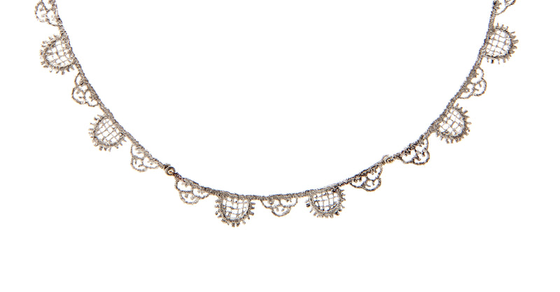 Lace Linear Collar